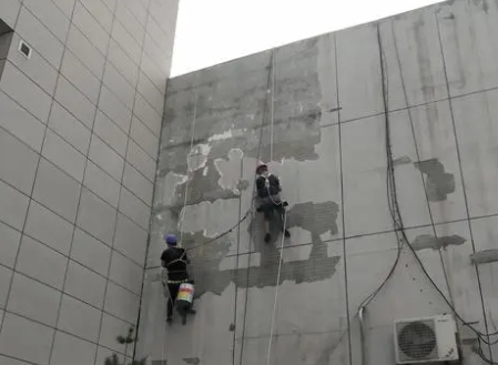 鹰潭楼顶漏水维修公司分享下鹰潭外墙防水的注意事项